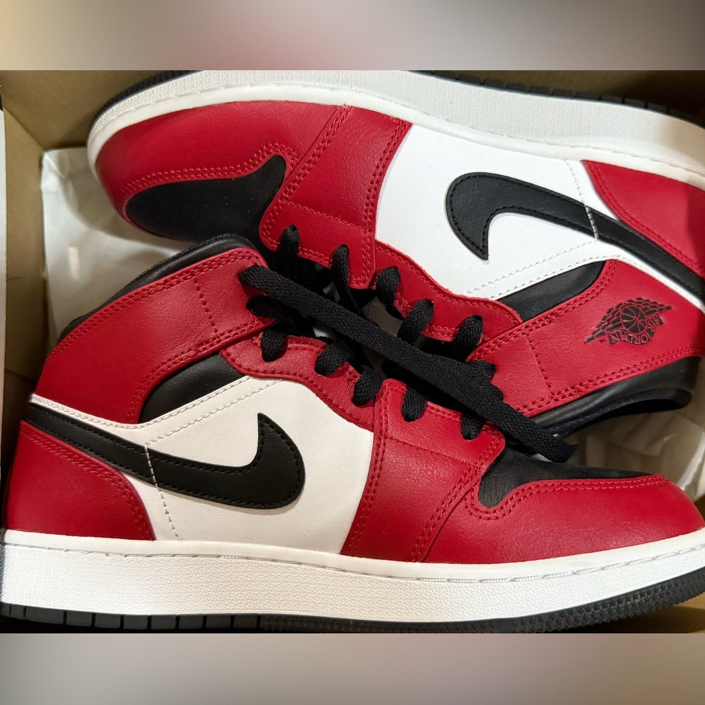 Air Jordan Mid!